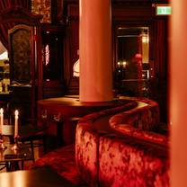 Una foto del restaurante Bernard Cabaret Gourmand