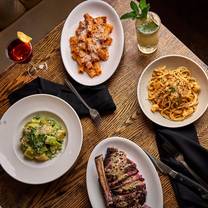 Una foto del restaurante The Duplex