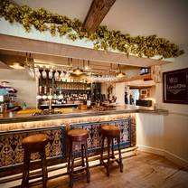 Una foto del restaurante The Lamb Inn