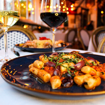 A photo of Avanti Restaurant restaurant