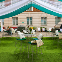 Una foto del restaurante The Amicable Societies Summer Terrace