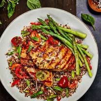 Una foto del restaurante Firebirds Wood Fired Grill - Erie