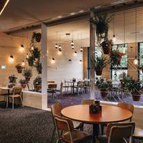Una foto del restaurante Golden Point Hotel