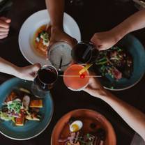 Una foto del restaurante Garlic's of London