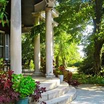 Una foto del restaurante Holly Hill Inn