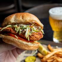Una foto del restaurante Alter Brewing + Kitchen - St. Charles
