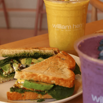 Una foto del restaurante William Henry Café