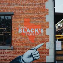 Una foto del restaurante Terry Black's Barbecue