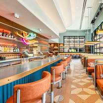 Una foto del restaurante F Sixteen