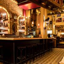 Una foto del restaurante Hellers Brauhaus
