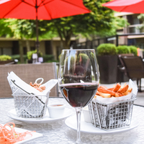 Executive Airport Plaza Conference Centre Restaurants - Harold's Kitchen & Bar - Sheraton Vancouver Airport
