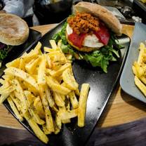 photo of o clube do hamburguer restaurant