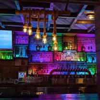 Una foto del restaurante G Spot Exhibiting Bar