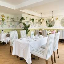 Een foto van restaurant Laura Ashley Tea Room at Cwrt Bleddyn Hotel and Spa