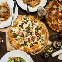 Una foto del restaurante Lino's Trattoria & Pizzeria