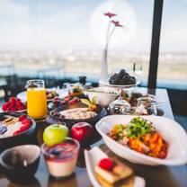 Une photo du restaurant Rooftop Brunch at Bonn Marriott Hotel