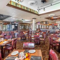 Restaurants near El Paso Comic Strip Comedy Club - Landry's Seafood House - El Paso