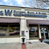 Restaurants near Norcross High School - B&W Burgers, Buns & Brews