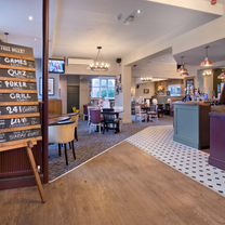 Restaurants near Slade Rooms Wolverhampton - Red Lion Wednesfield