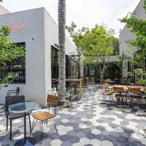 Restaurants near Roxy Theatre Hollywood - Zinqué - West Hollywood