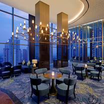 Une photo du restaurant Sky Lounge - The Westin Surabaya