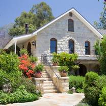 Una foto del restaurante Stonehouse at San Ysidro Ranch