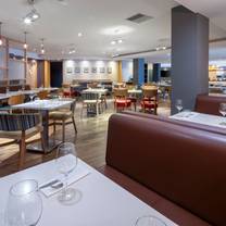 The Hexagon Reading Restaurants - Open Lobby @ Holiday Inn Reading South