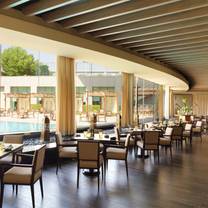 Une photo du restaurant The Grill – Four Seasons Hotel Riyadh at Kingdom Centre