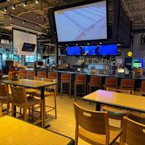 Restaurants near Century Casino Cape Girardeau - Buffalo Wild Wings - Cape Girardeau