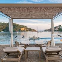 Una foto del restaurante Mirage Beach Club & Restaurant