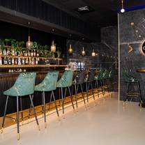 Une photo du restaurant Cravin Kitchen + Lounge