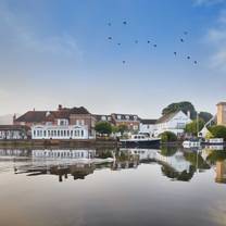 Une photo du restaurant Riverside Restaurant at Macdonald Compleat Angler Marlow