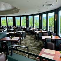 Une photo du restaurant Ledges at White Mountain Hotel