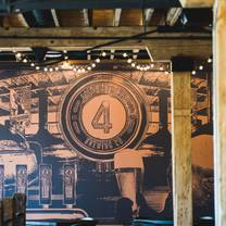 Una foto del restaurante Four Fathers Brewing Co.