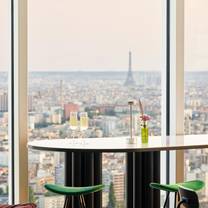 Une photo du restaurant The Stage Skybar