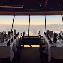 Una foto del restaurante Top of Vancouver Revolving Restaurant