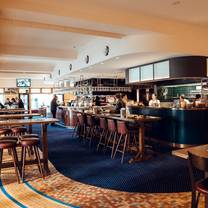 Una foto del restaurante The Civic Hotel