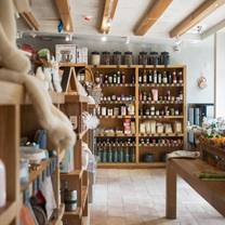 Una foto del restaurante Provisions Market