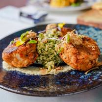 Una foto del restaurante Field's Mediterranean - Biloxi