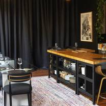 Una foto del restaurante Three Three Seven