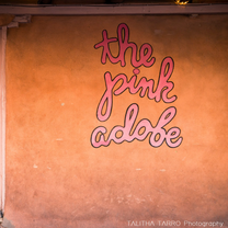 Una foto del restaurante The Pink Adobe