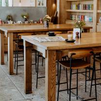 Una foto del restaurante The Provedore Cafe