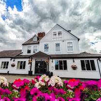 Une photo du restaurant The 610 Squadron bar and grill