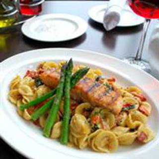 Restaurant Pick: Top Rated ($) near Hersheypark Stadium