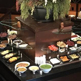 Restaurant Pick: Nearby ($) near Madison Masonic Center