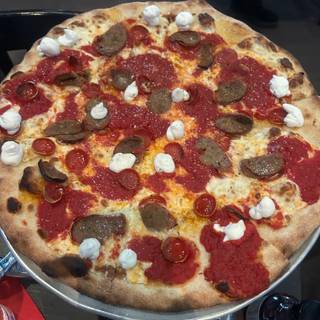 An exclusive first taste of Downtown's new Pizza Rock - Las Vegas