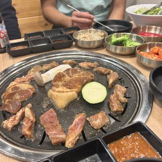 Korean barbecue near outlet me