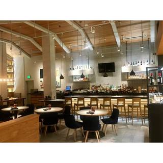 Ein Foto von Bazille - Nordstrom University Town Center