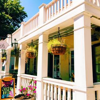 Restaurant Pick: Top Rated ($) near Harlow's Nightclub and Restaurant