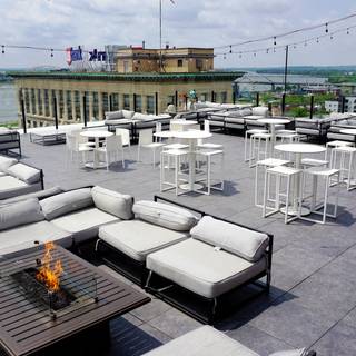 UP Skybar